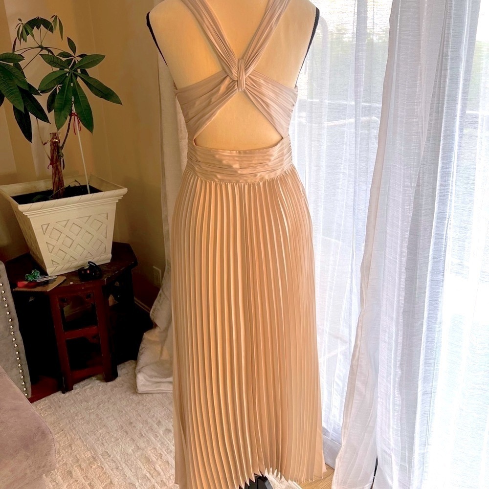 White House Black Market Tan Pleated Midi Gown💎 - Picture 5 of 11